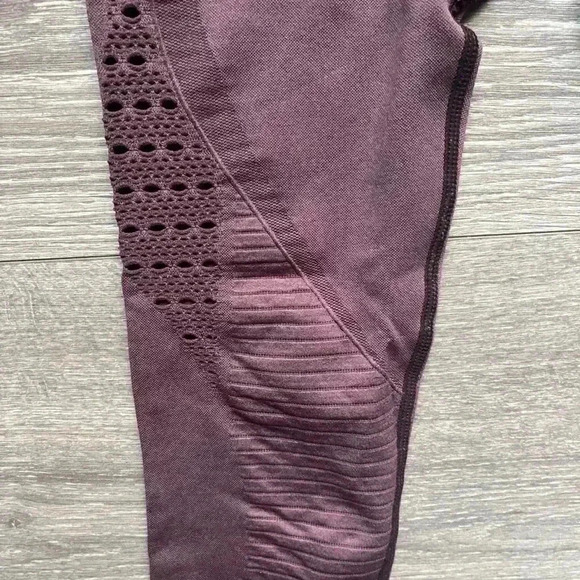 Gymshark Purple Energy Workout Active Yoga Leggings Cut Out High Waist Womens XS - Picture 4 of 10